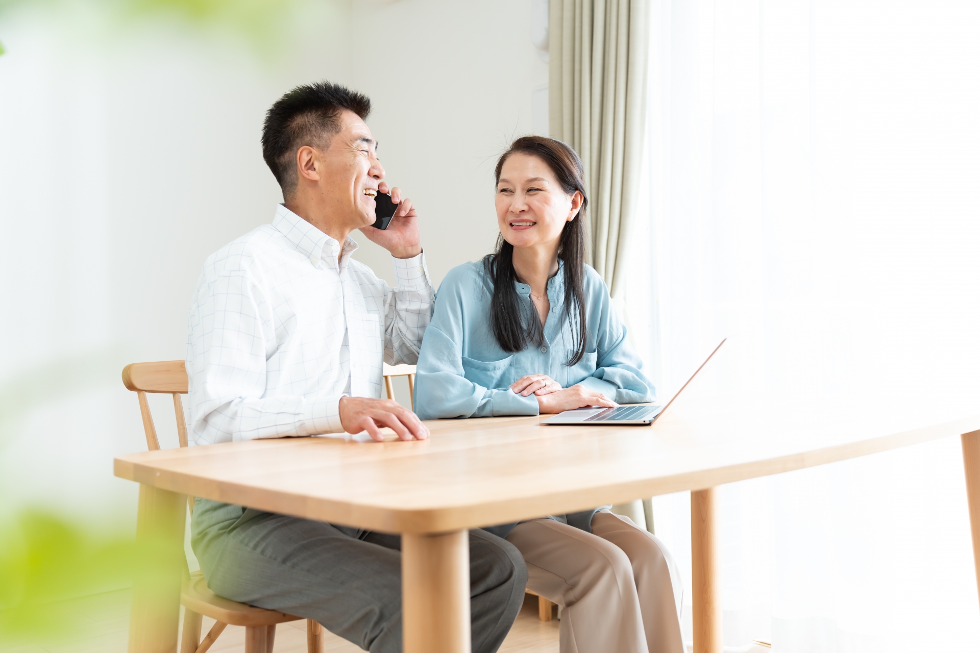 土地が売れたと連絡を受けた夫婦|宮城県・福島県・茨城県の不動産会社『イエステーション』