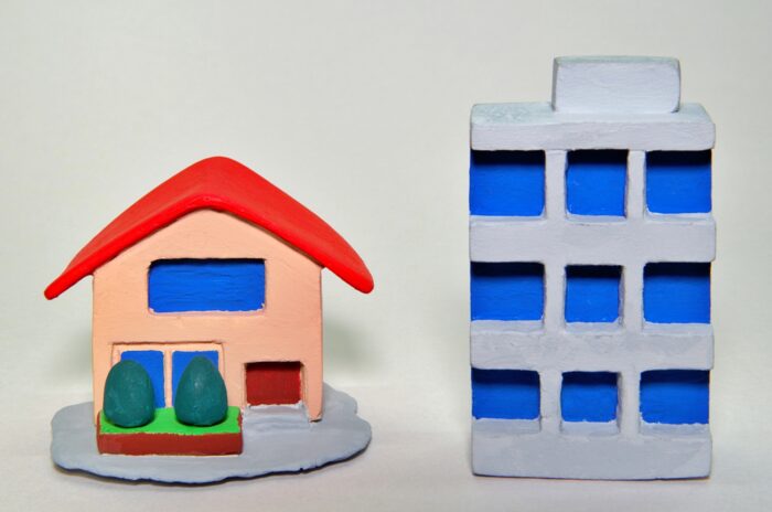 マンションと一戸建て